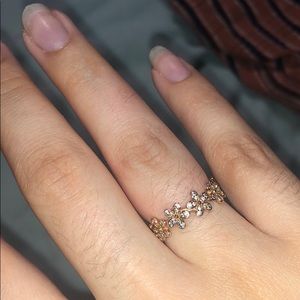 Rose gold daisies pandora ring